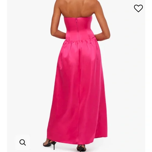 Weworewhat Corset Feathered Gown - Magenta (Size 6 but would fit a size 4) - Picture 4 of 4